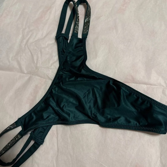 Victorias Secret Double Shine Strappy Thong Green M Medium VS New NWT - Picture 1 of 2